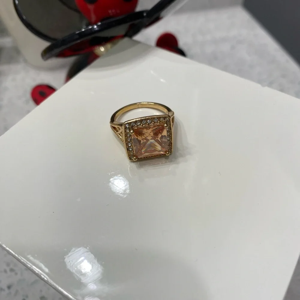 Gold Avon Ring - Picture 2 of 3